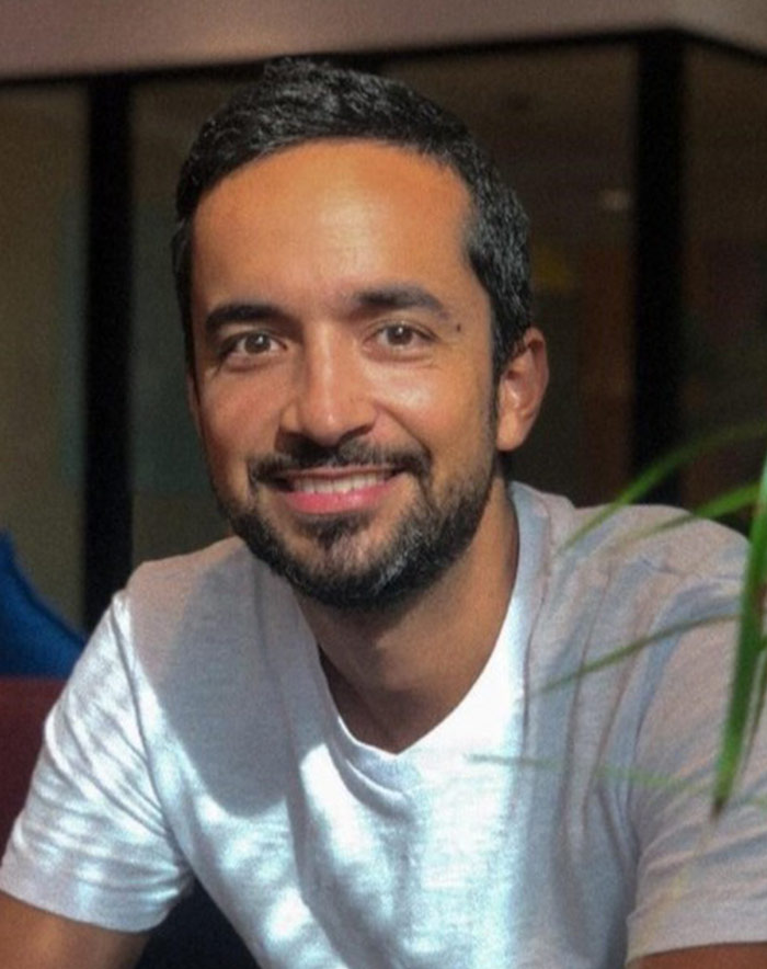 Worthix-David-Python​-cariuma